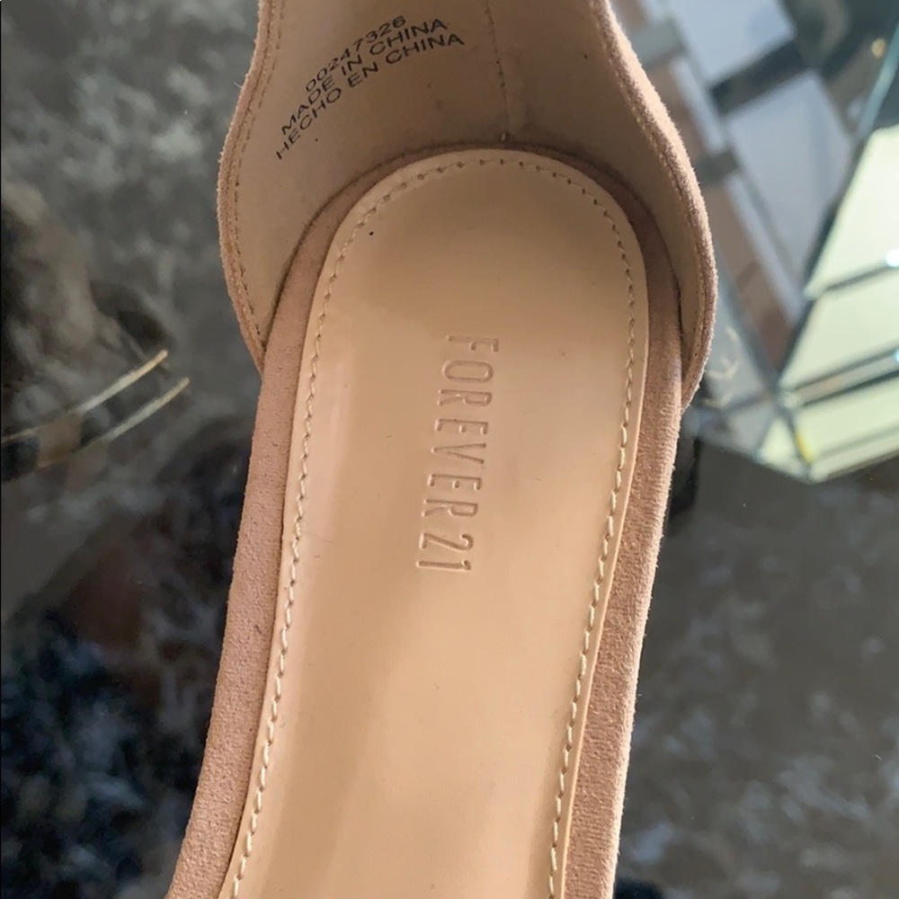 Shoes - Picture 4 of 4